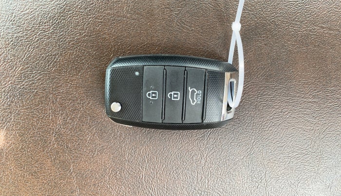 2022 KIA SONET HTK PLUS 1.2, Petrol, Manual, 25,583 km, Key Close Up