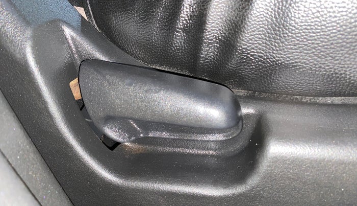 2013 Maruti Wagon R 1.0 VXI, Petrol, Manual, 51,014 km, Driver Side Adjustment Panel