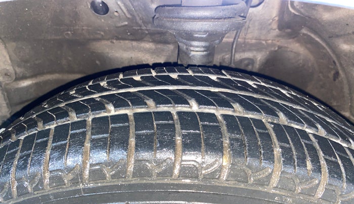 2013 Maruti Wagon R 1.0 VXI, Petrol, Manual, 51,014 km, Left Front Tyre Tread