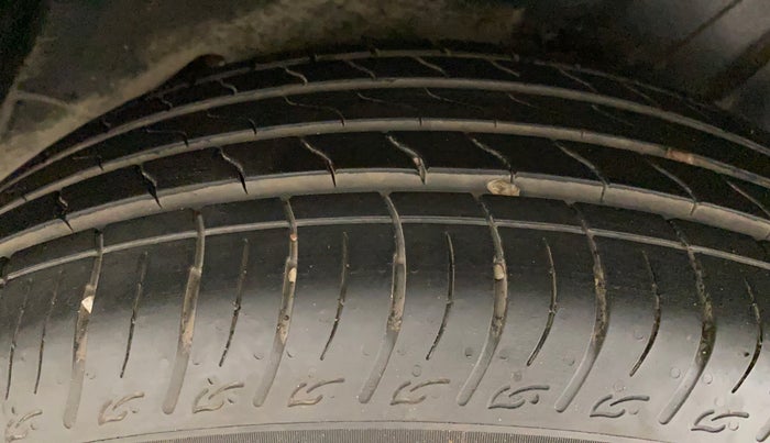 2022 Maruti BREZZA ZXI  AT SMART HYBRID DUAL TONE, Petrol, Automatic, 4,057 km, Left Rear Tyre Tread