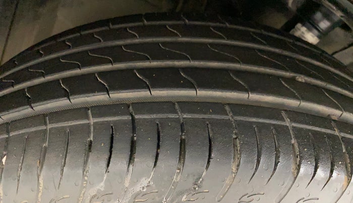 2022 Maruti BREZZA ZXI  AT SMART HYBRID DUAL TONE, Petrol, Automatic, 4,057 km, Left Front Tyre Tread