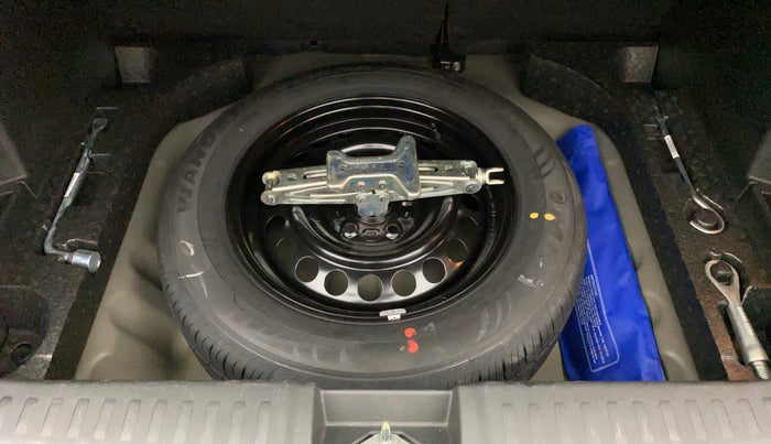 2022 Maruti BREZZA ZXI  AT SMART HYBRID DUAL TONE, Petrol, Automatic, 4,057 km, Spare Tyre