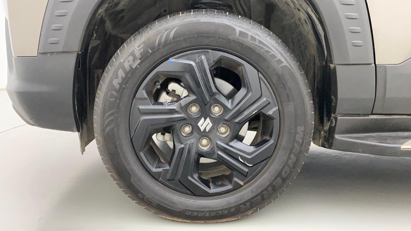 2022 Maruti BREZZA ZXI  AT SMART HYBRID DUAL TONE, Petrol, Automatic, 4,057 km, Left Front Wheel