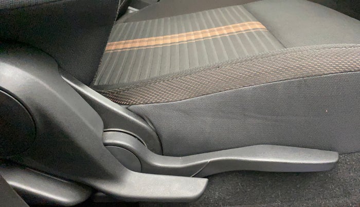 2022 Maruti BREZZA ZXI  AT SMART HYBRID DUAL TONE, Petrol, Automatic, 4,057 km, Driver Side Adjustment Panel