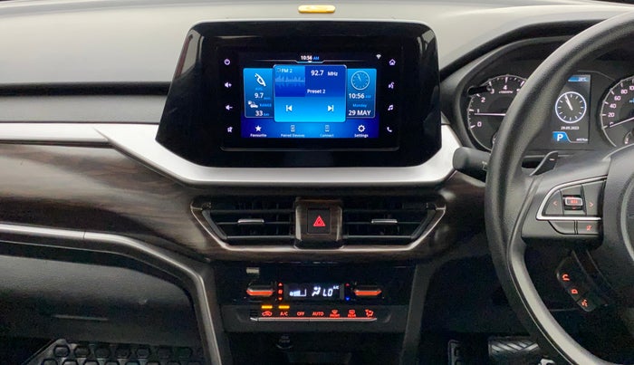 2022 Maruti BREZZA ZXI  AT SMART HYBRID DUAL TONE, Petrol, Automatic, 4,057 km, Air Conditioner