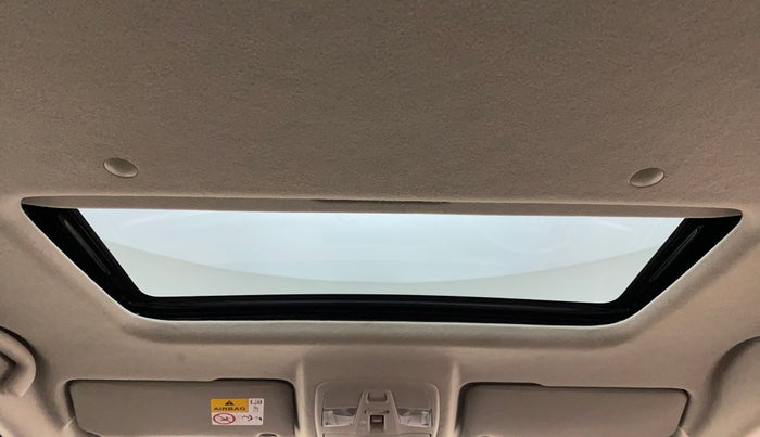2022 Maruti BREZZA ZXI  AT SMART HYBRID DUAL TONE, Petrol, Automatic, 4,057 km, Moonroof/ Sunroof