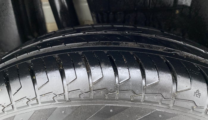 2021 Maruti Dzire VXI, Petrol, Manual, 25,196 km, Right Rear Tyre Tread