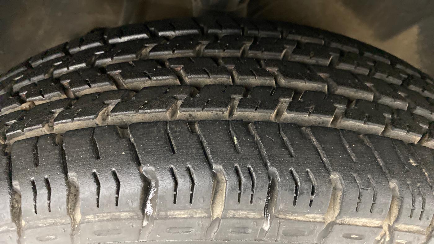 2017 Maruti Alto K10 VXI (O) AMT, Petrol, Automatic, 3,631 km, Right Front Tyre Tread