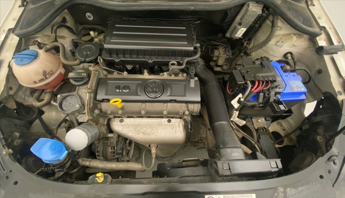 2016 Skoda Rapid 1.6 MPI STYLE PLUS MT, Petrol, Manual, 32,028 km, Open Bonet