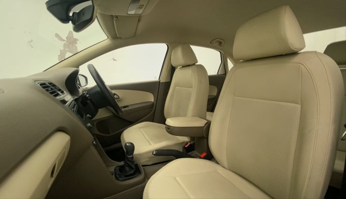 2016 Skoda Rapid 1.6 MPI STYLE PLUS MT, Petrol, Manual, 32,028 km, Right Side Front Door Cabin