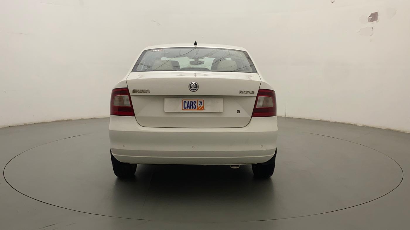 2016 Skoda Rapid 1.6 MPI STYLE PLUS MT, Petrol, Manual, 32,028 km, Back/Rear