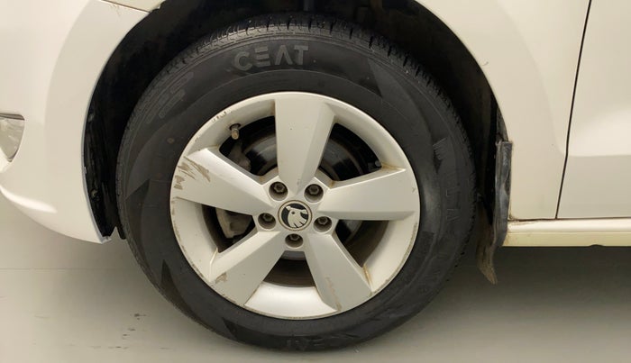 2016 Skoda Rapid 1.6 MPI STYLE PLUS MT, Petrol, Manual, 32,028 km, Left Front Wheel