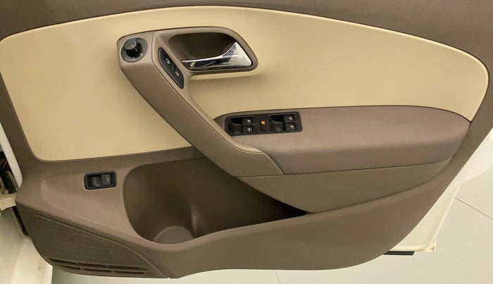 2016 Skoda Rapid 1.6 MPI STYLE PLUS MT, Petrol, Manual, 32,028 km, Driver Side Door Panels Control