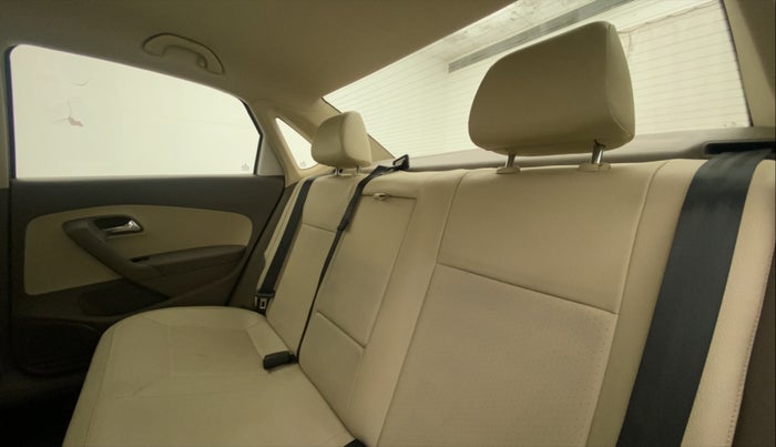 2016 Skoda Rapid 1.6 MPI STYLE PLUS MT, Petrol, Manual, 32,028 km, Right Side Rear Door Cabin