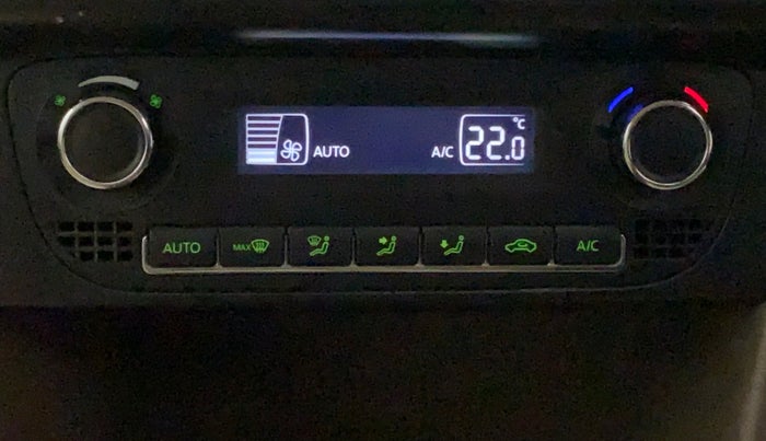 2016 Skoda Rapid 1.6 MPI STYLE PLUS MT, Petrol, Manual, 32,028 km, Automatic Climate Control