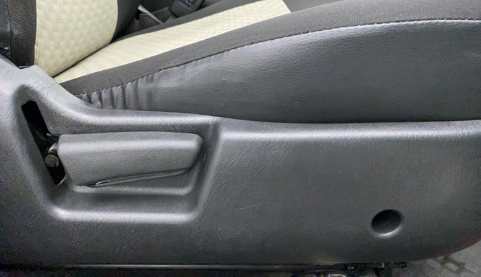 2021 Maruti Alto LXI CNG (O), CNG, Manual, 28,156 km, Driver Side Adjustment Panel