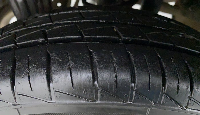 2021 Maruti Alto LXI CNG (O), CNG, Manual, 28,156 km, Left Rear Tyre Tread