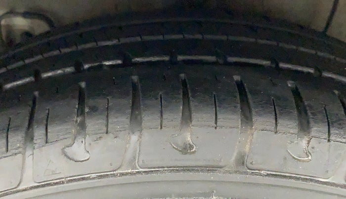 2017 Hyundai Xcent S 1.2, Petrol, Manual, 53,751 km, Right Rear Tyre Tread