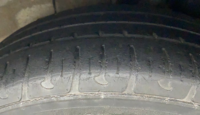 2017 Hyundai Xcent S 1.2, Petrol, Manual, 53,751 km, Left Rear Tyre Tread