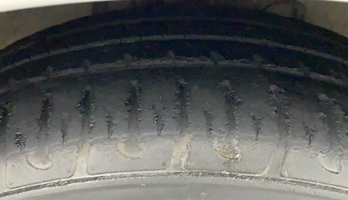 2017 Hyundai Xcent S 1.2, Petrol, Manual, 53,751 km, Right Front Tyre Tread