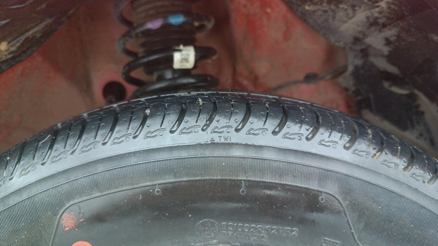 2021 Maruti S PRESSO VXI (O), Petrol, Manual, 9,306 km, Right Front Tyre Tread