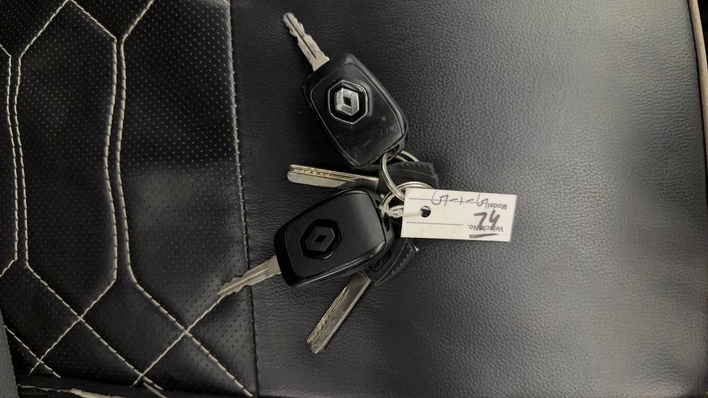 2020 Renault TRIBER RXL MT, Petrol, Manual, 49,726 km, Key Close Up