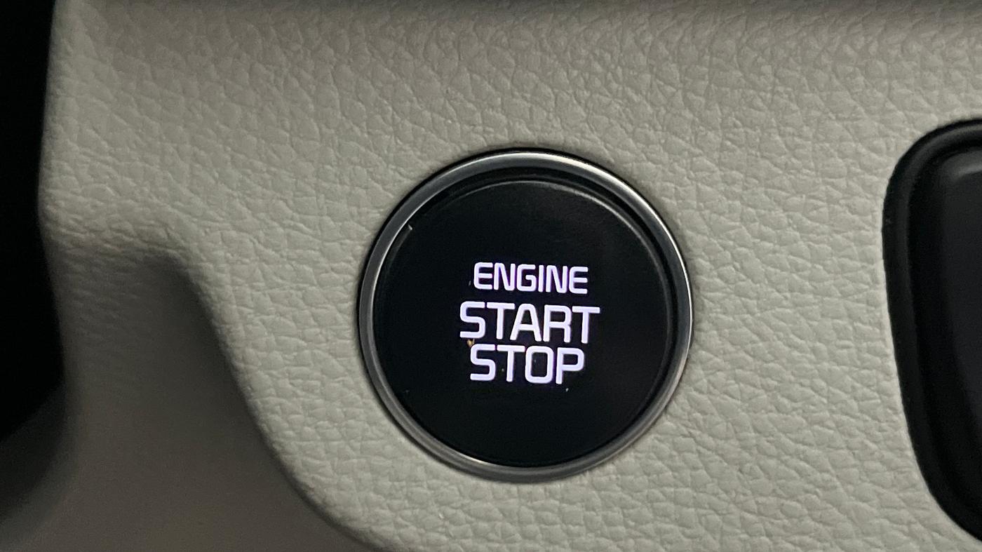 2024 KIA SELTOS  HTX 1.5 PETROL MT, CNG, Manual, 21,801 km, Keyless Start/ Stop Button