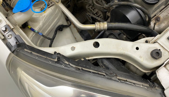2017 Maruti Alto 800 LXI, Petrol, Manual, 26,028 km, Right headlight - Clamp has minor damage