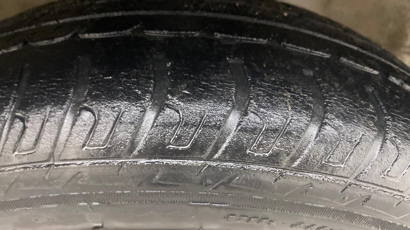 2016 Maruti Wagon R 1.0 VXI, Petrol, Manual, 66,123 km, Right Front Tyre Tread