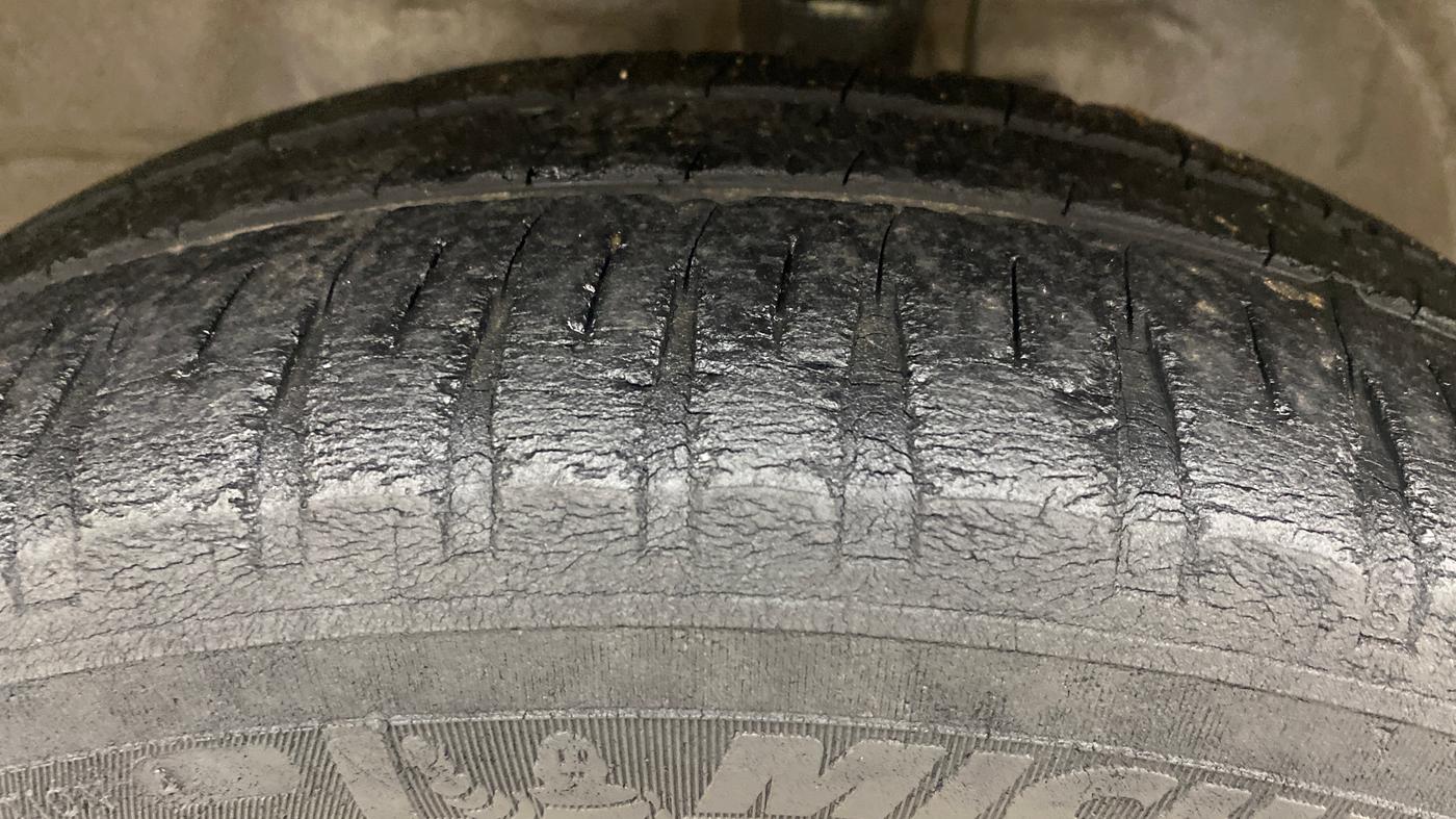 2016 Maruti Wagon R 1.0 VXI, Petrol, Manual, 66,123 km, Left Front Tyre Tread