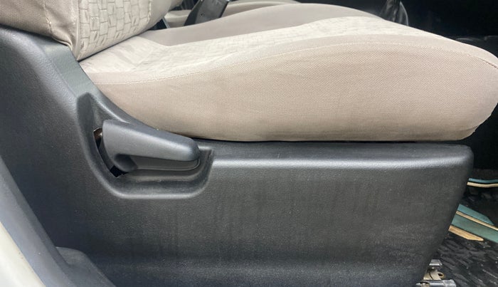 2016 Maruti Wagon R 1.0 VXI, Petrol, Manual, 66,075 km, Driver Side Adjustment Panel