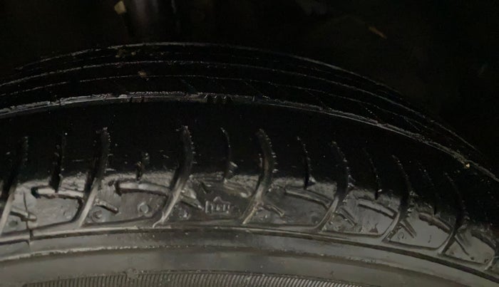 2018 Maruti Baleno DELTA CVT PETROL 1.2, Petrol, Automatic, 63,736 km, Right Front Tyre Tread