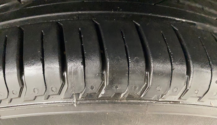 2023 Hyundai NEW I20 Sportz 1.2 IVT, Petrol, Automatic, 8,338 km, Right Front Tyre Tread