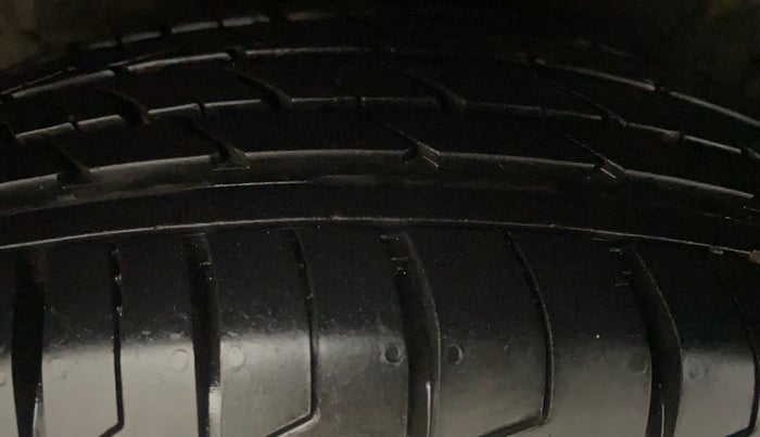 2012 Hyundai i20 SPORTZ 1.2, Petrol, Manual, 1,26,157 km, Right Rear Tyre Tread