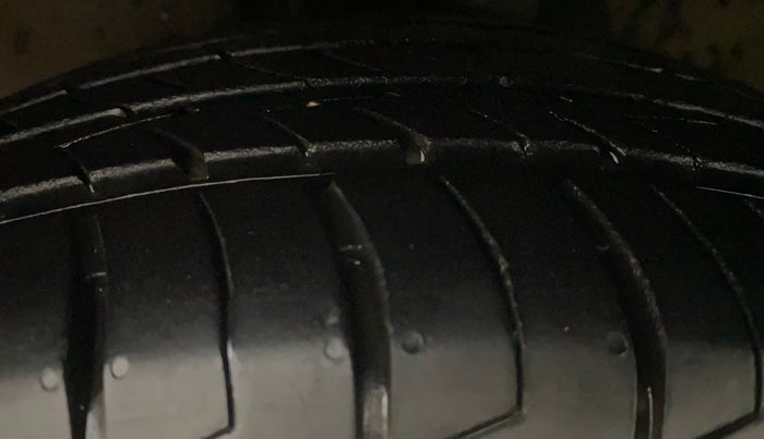 2012 Hyundai i20 SPORTZ 1.2, Petrol, Manual, 1,26,157 km, Left Front Tyre Tread