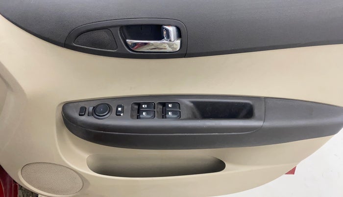 2012 Hyundai i20 SPORTZ 1.2, Petrol, Manual, 1,26,157 km, Driver Side Door Panels Control