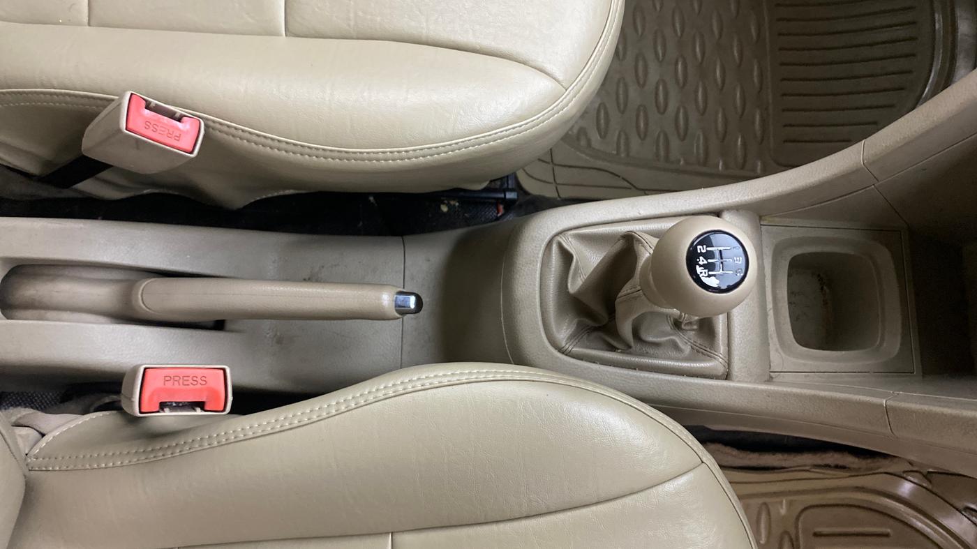 2014 Maruti Ertiga ZDI, Diesel, Manual, 1,43,652 km, Gear Lever