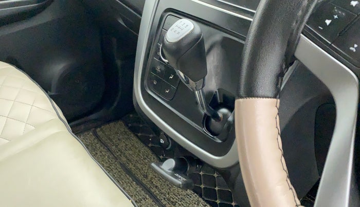 2020 Mahindra KUV 100 NXT K8 6 STR, Petrol, Manual, 27,973 km, Gear Lever