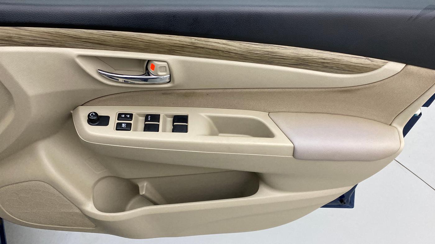 2019 Maruti Ciaz DELTA 1.5 SHVS VVT MT, Petrol, Manual, 29,219 km, Driver Side Door Panels Control