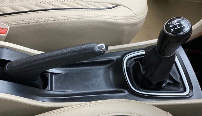2019 Maruti Ciaz DELTA 1.5 SHVS VVT MT, Petrol, Manual, 29,219 km, Gear Lever