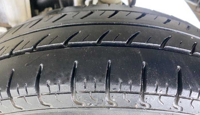 2019 Maruti Alto 800 LXI CNG, CNG, Manual, 30,585 km, Left Rear Tyre Tread
