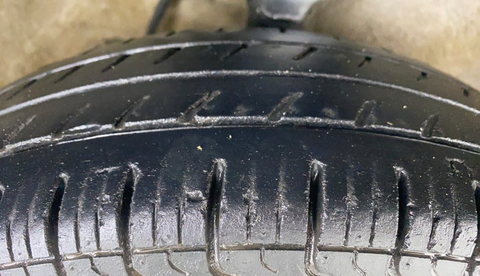 2019 Maruti Alto 800 LXI CNG, CNG, Manual, 30,585 km, Right Front Tyre Tread