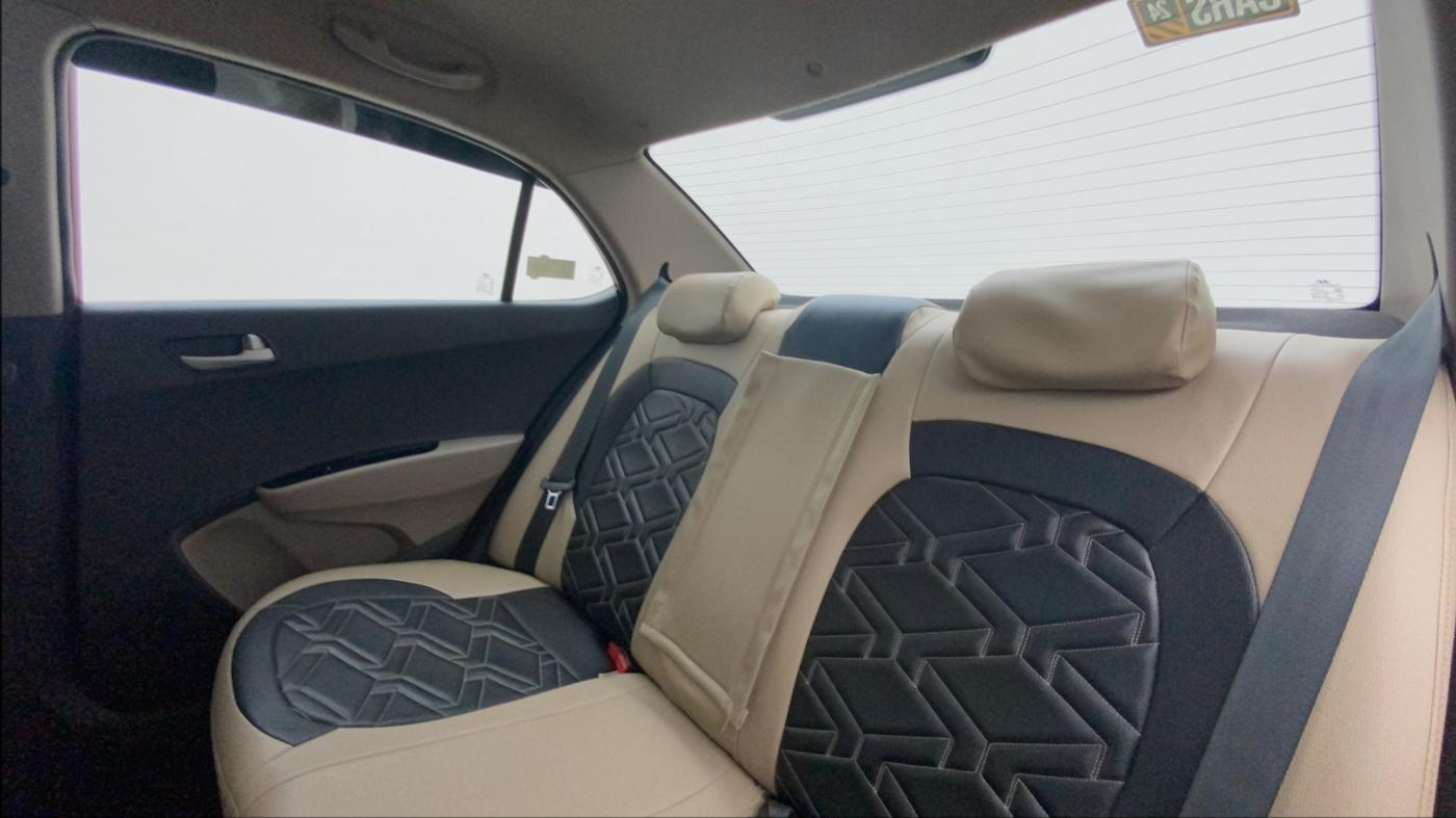 2015 Hyundai Xcent S 1.2, Petrol, Manual, 75,265 km, Right Side Rear Door Cabin
