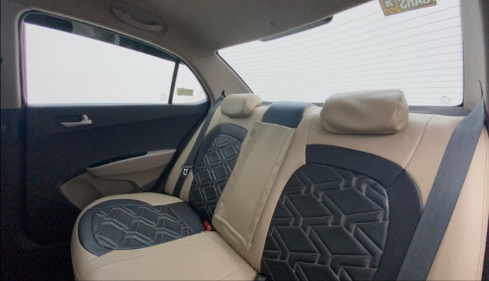 2015 Hyundai Xcent S 1.2, Petrol, Manual, 75,265 km, Right Side Rear Door Cabin