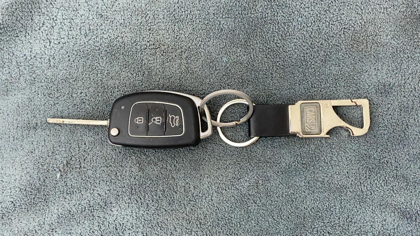2015 Hyundai Xcent S 1.2, Petrol, Manual, 75,265 km, Key Close Up