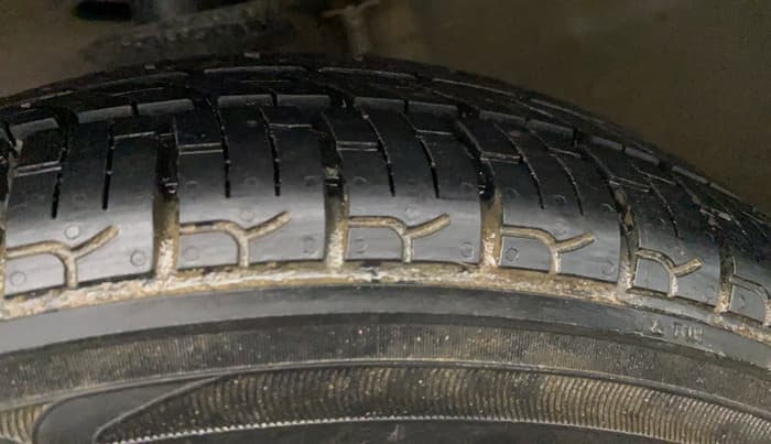 2017 Maruti Alto K10 VXI, Petrol, Manual, 77,627 km, Left Front Tyre Tread