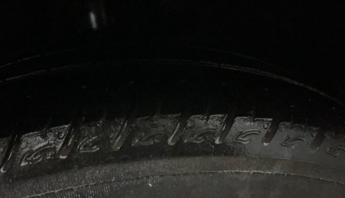 2018 Maruti Dzire ZXI, Petrol, Manual, 27,812 km, Left Front Tyre Tread