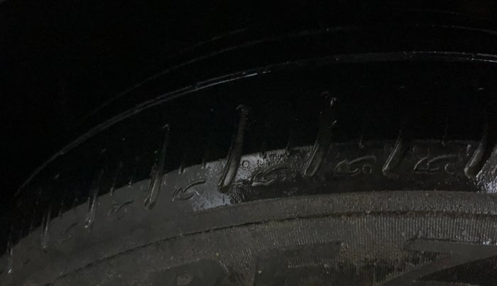 2018 Maruti Dzire ZXI, Petrol, Manual, 27,812 km, Right Front Tyre Tread