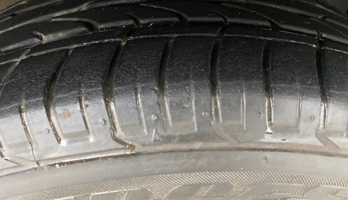 2020 MG HECTOR SHARP 1.5 DCT PETROL, Petrol, Automatic, 56,405 km, Right Front Tyre Tread