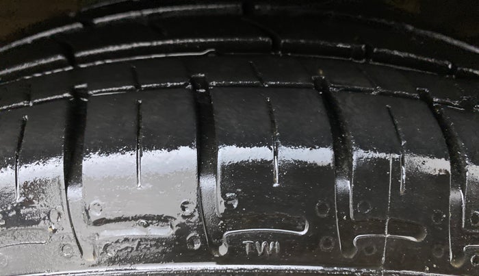 2015 Hyundai Grand i10 ASTA 1.2 AT VTVT, Petrol, Automatic, 65,491 km, Right Front Tyre Tread